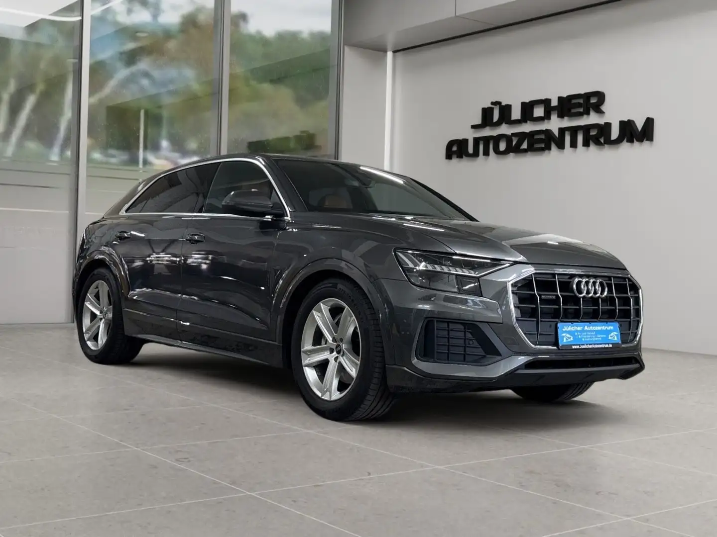 Audi Q8 45 TDI quattro, Pano, 1.Hand, Insp. Neu Grau - 1