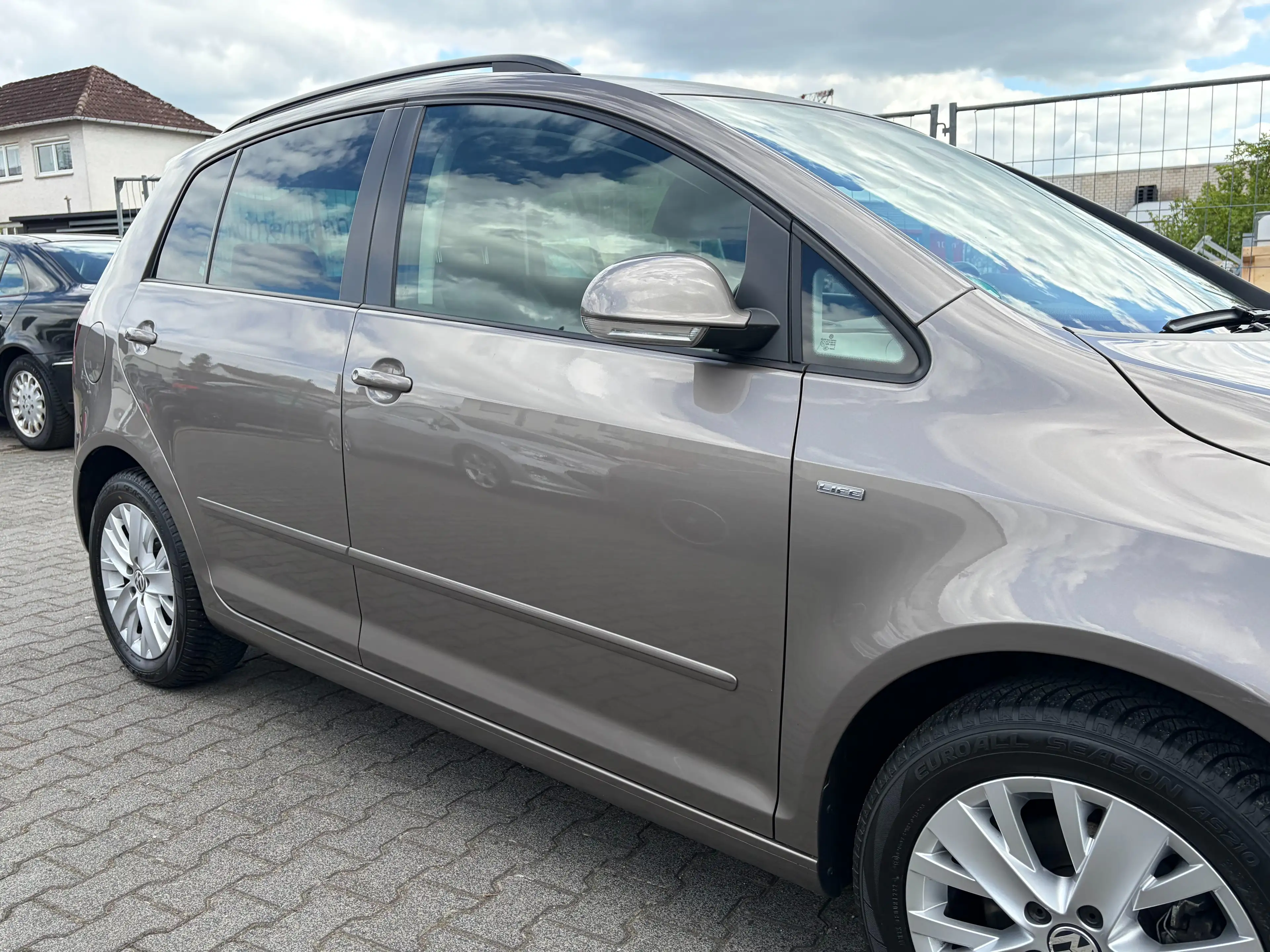 Volkswagen Golf Plus Life*Automatik*1.Hand*SHZ*Temp.*PDC*Navi*HU/AU Neu — photo 15