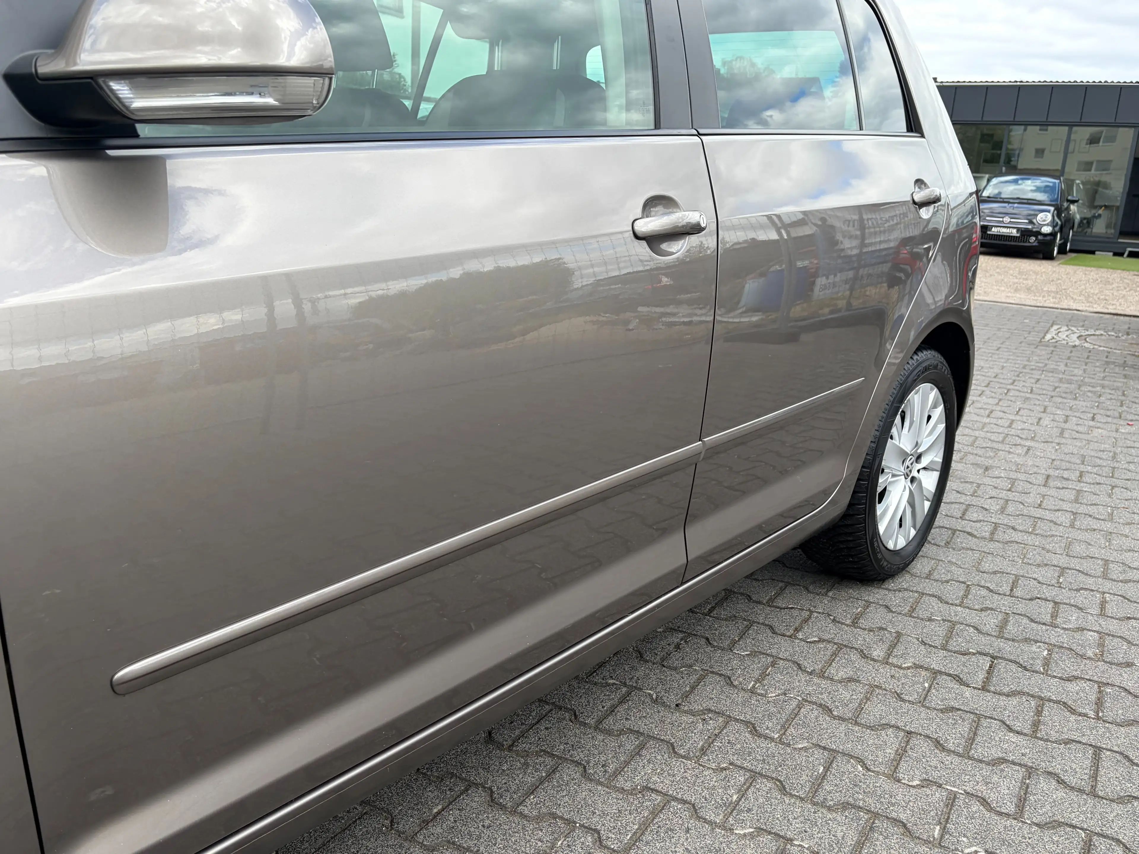 Volkswagen Golf Plus Life*Automatik*1.Hand*SHZ*Temp.*PDC*Navi*HU/AU Neu — photo 4