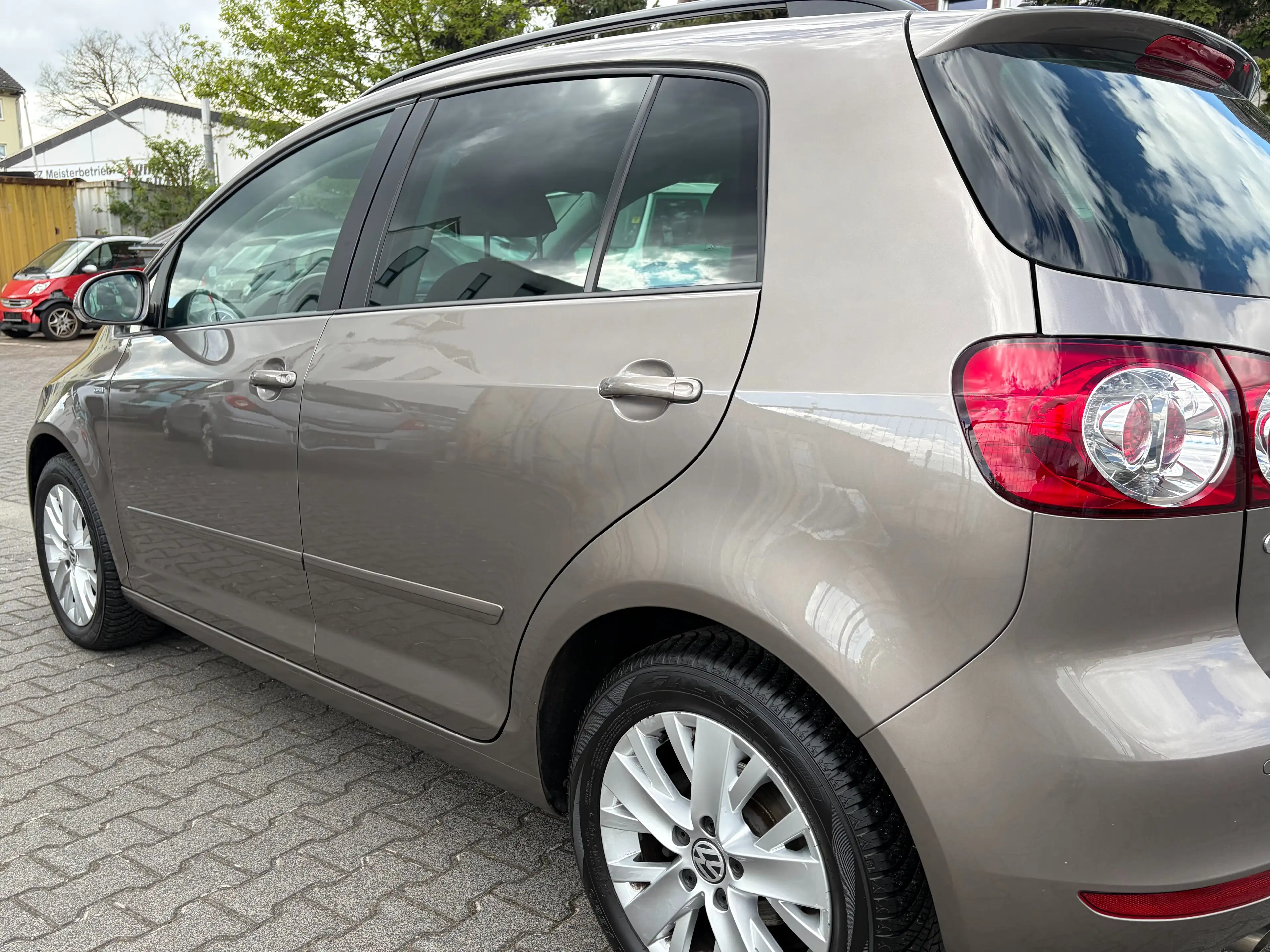Volkswagen Golf Plus Life*Automatik*1.Hand*SHZ*Temp.*PDC*Navi*HU/AU Neu — photo 6