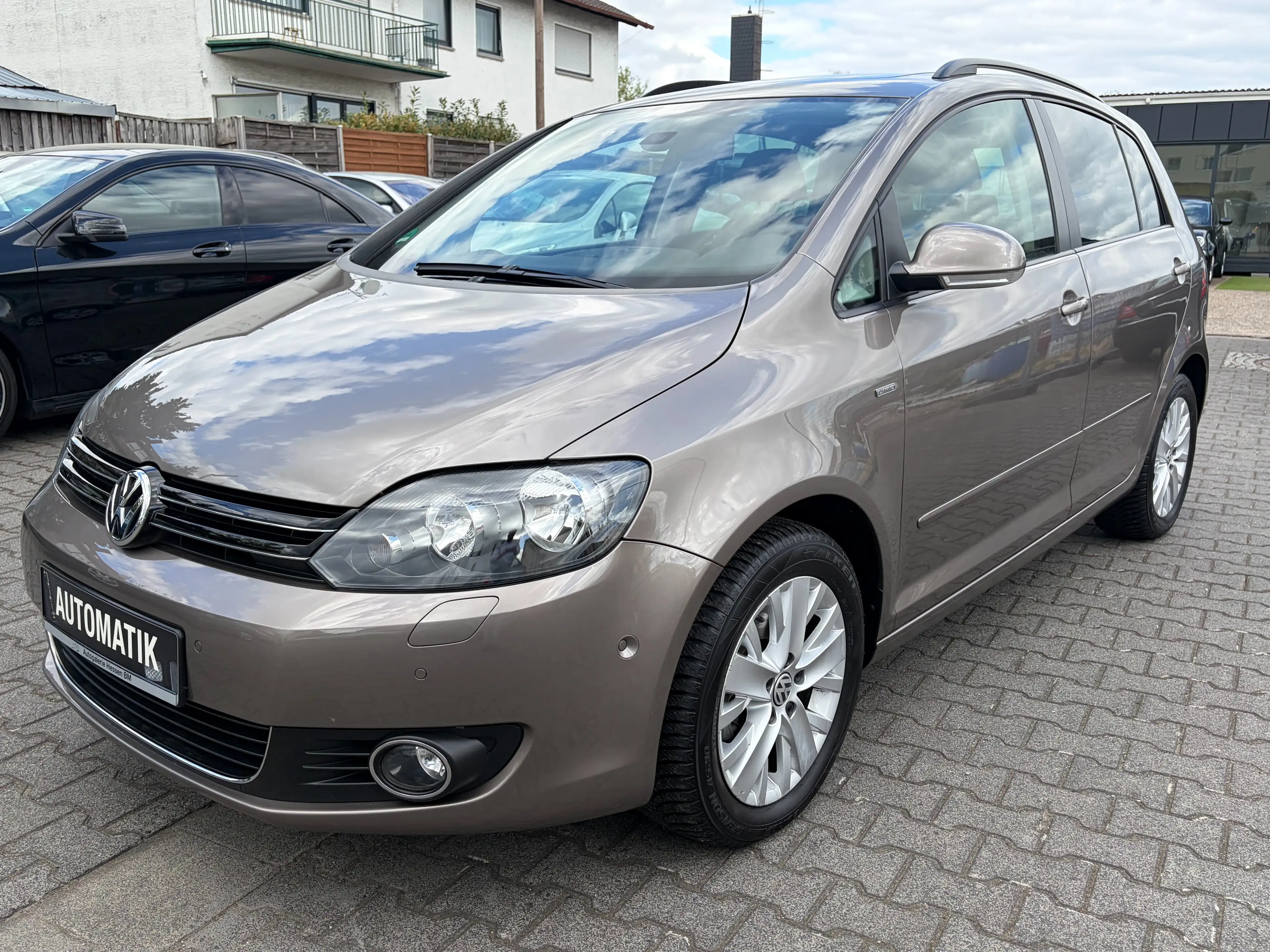 Volkswagen Golf Plus Life*Automatik*1.Hand*SHZ*Temp.*PDC*Navi*HU/AU Neu