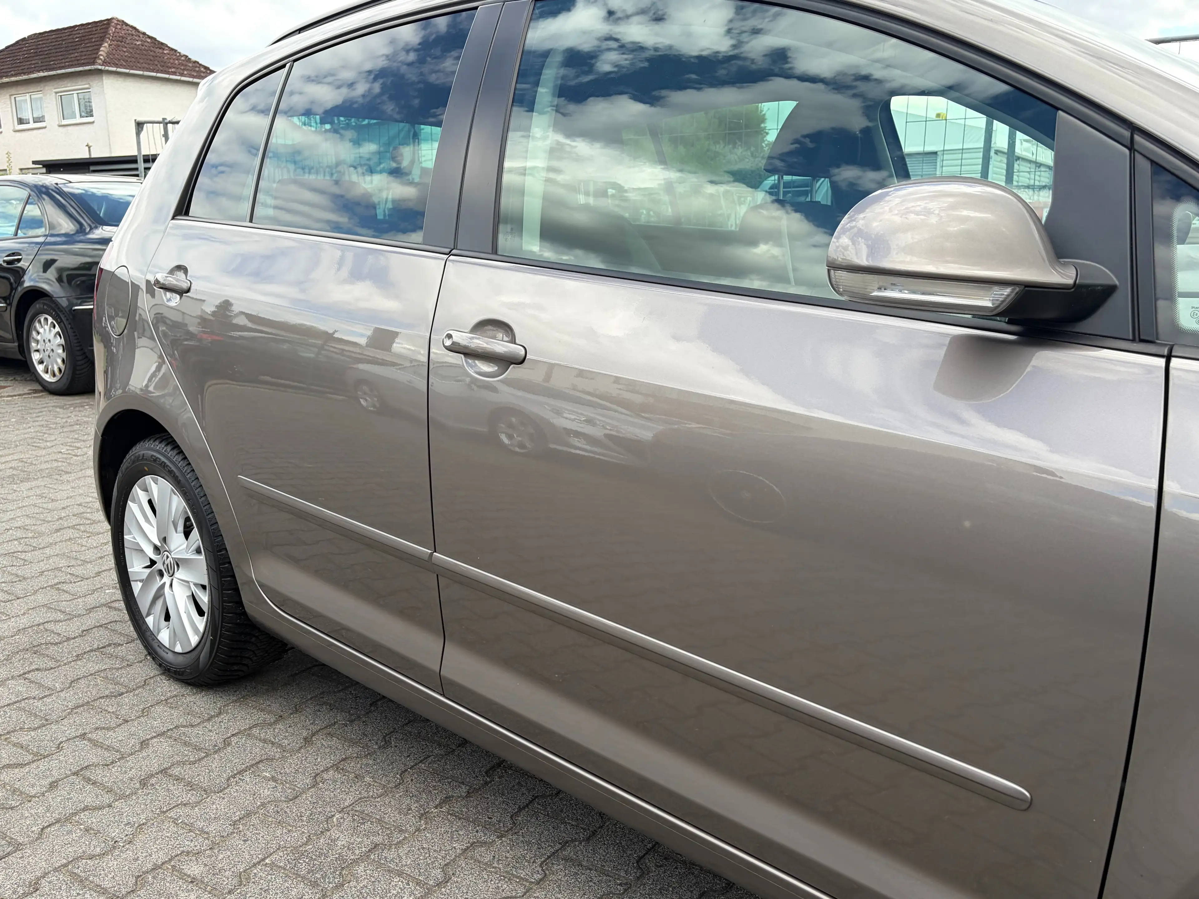 Volkswagen Golf Plus Life*Automatik*1.Hand*SHZ*Temp.*PDC*Navi*HU/AU Neu — photo 14