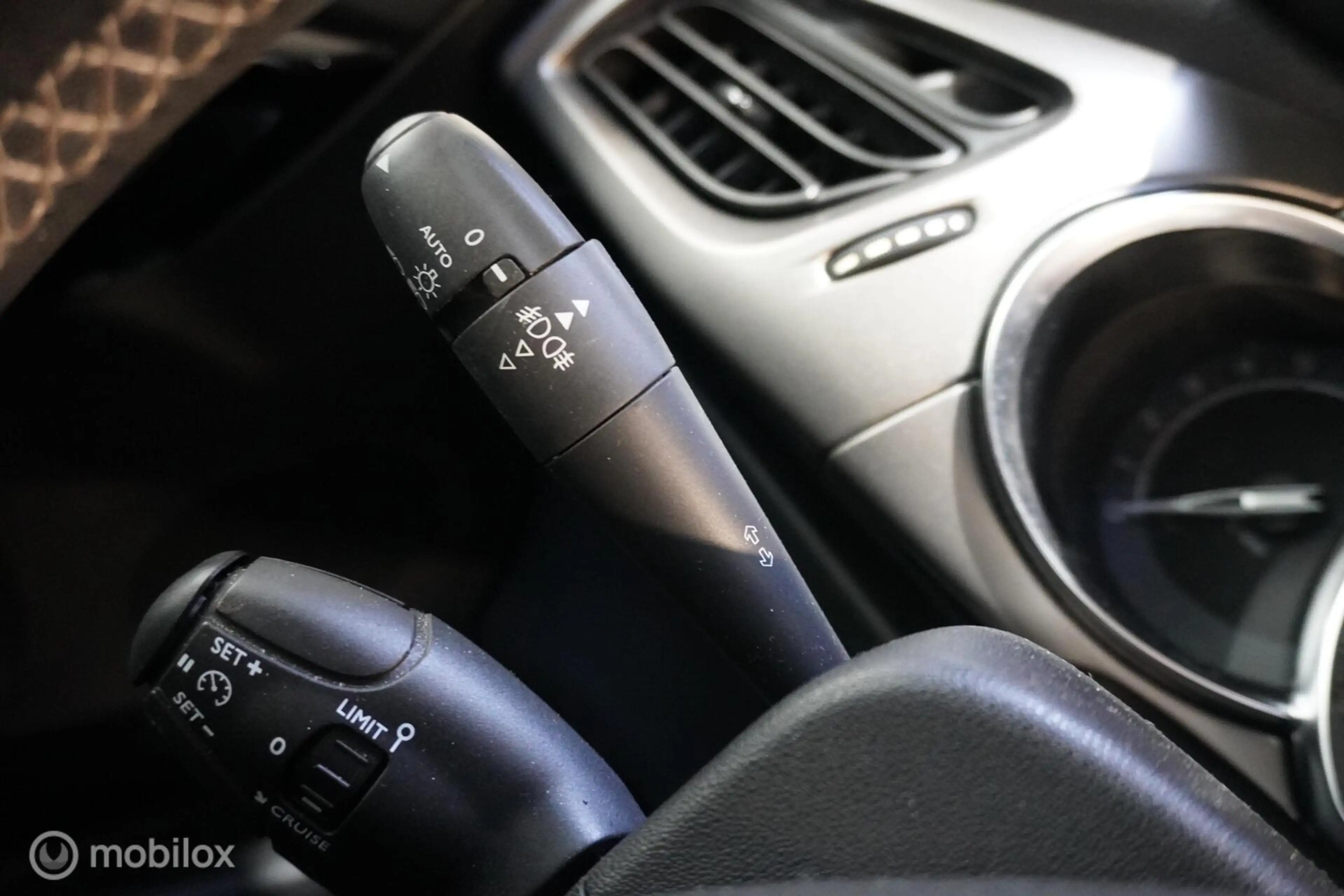 DS Automobiles DS 3 1.2 PureTech Business — photo 15