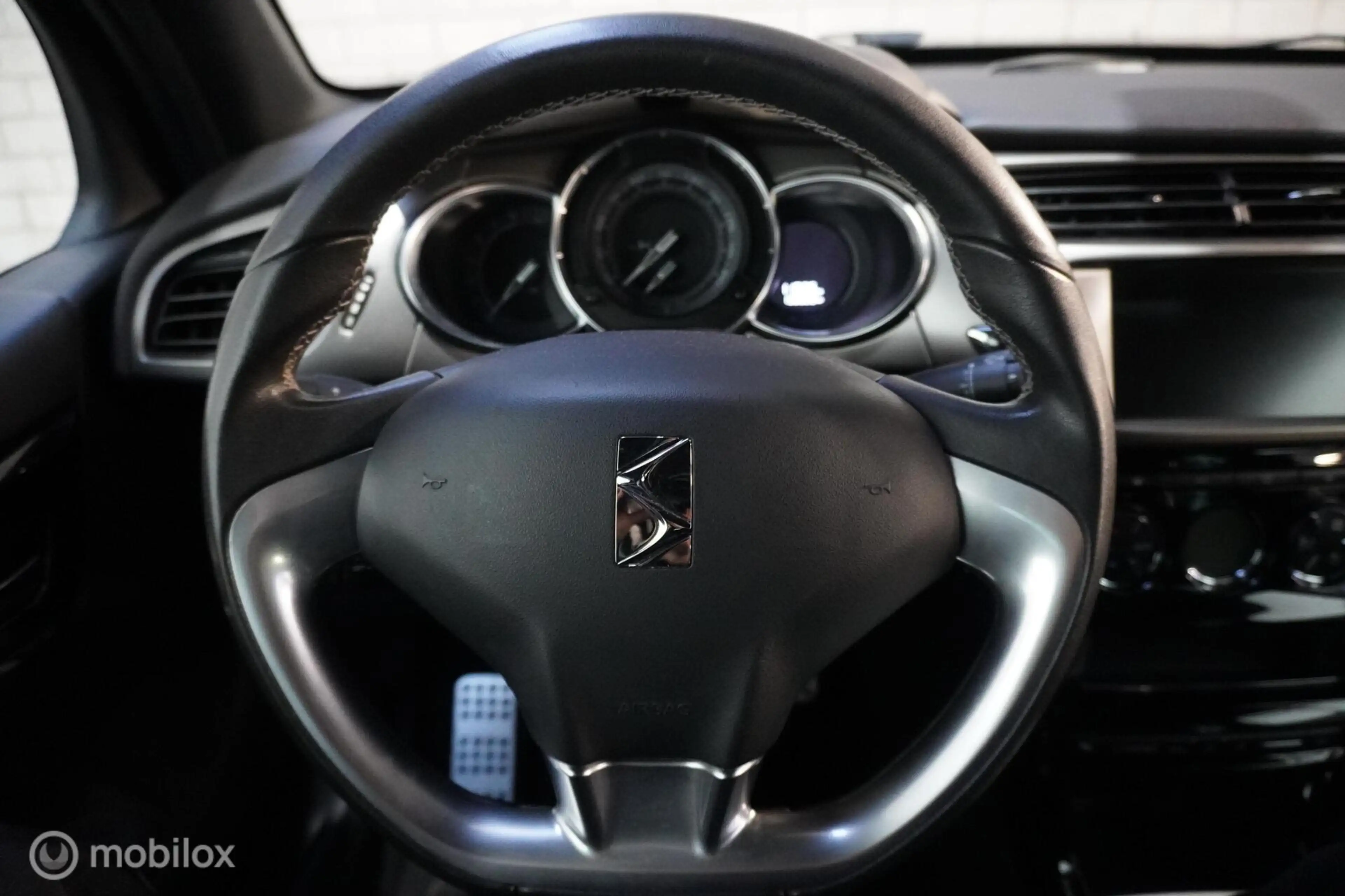 DS Automobiles DS 3 1.2 PureTech Business — photo 11