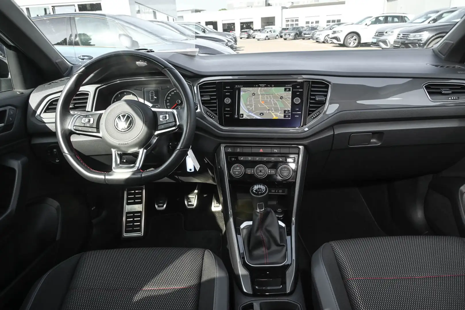 Volkswagen T-Roc Sport 1.5 TSI Navi AHK Kamera Wit - 2