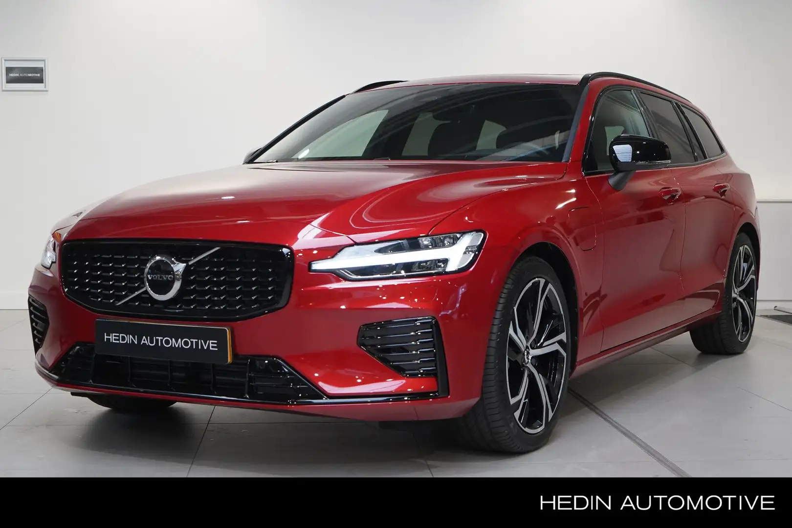 Volvo V60 T6 Plug-in hybrid AWD Ultra Dark | Premium Audio H Rood - 1