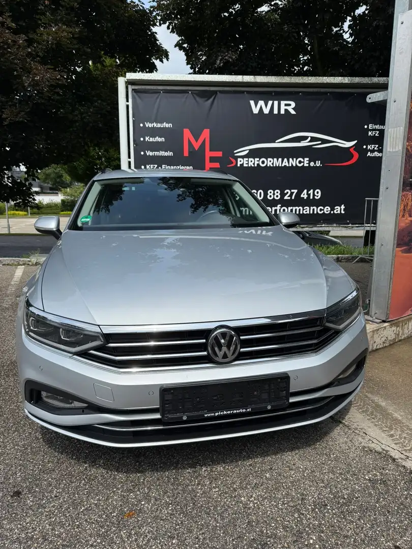 Volkswagen Passat Variant 1.6 TDI BMT Business Silber - 2