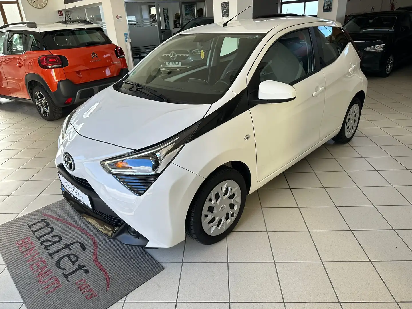 Toyota Aygo 5p 1.0 x-cool m-mt 72cv Wit - 2