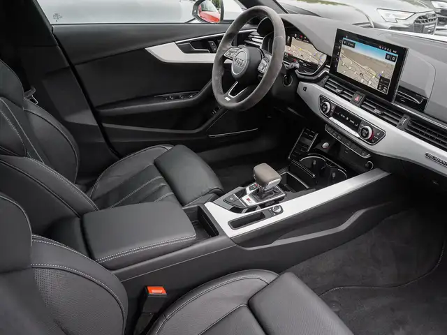 Audi S4 view 9
