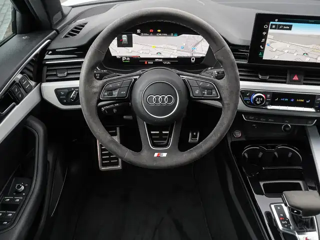 Audi S4 view 12