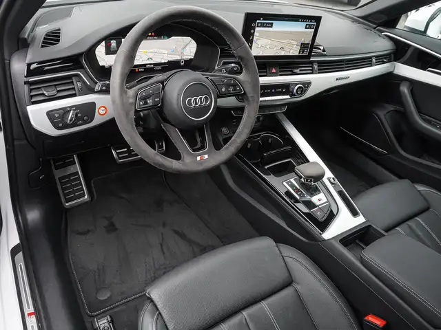 Audi S4 view 10