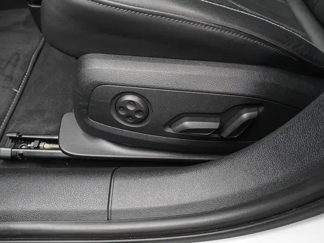 Audi S4 view 15