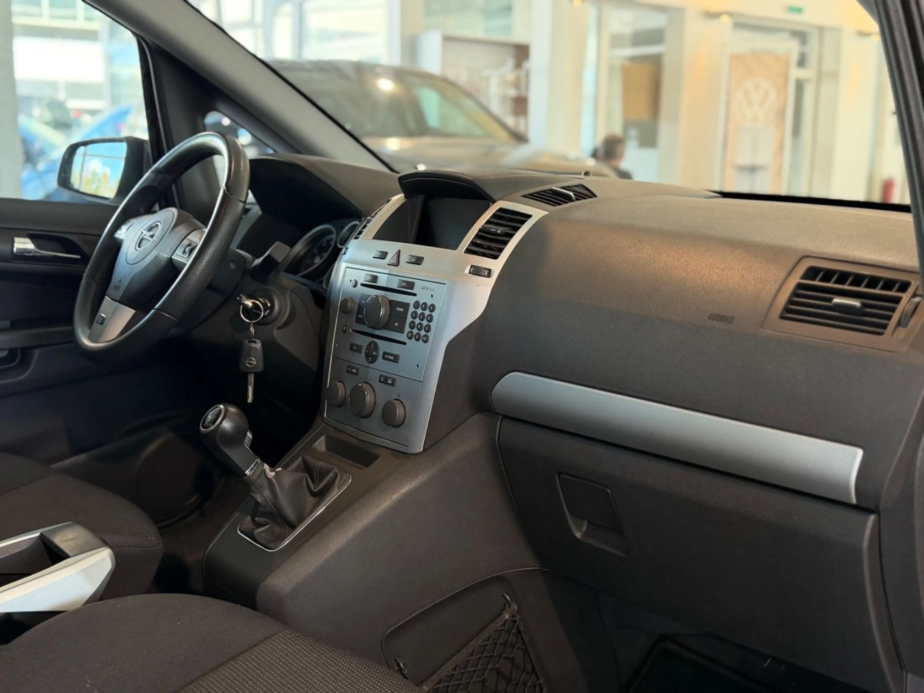 Opel Zafira B Sport*KLIMAAUT.*NAVI*7.SITZ*OPC*200PS* — photo 14