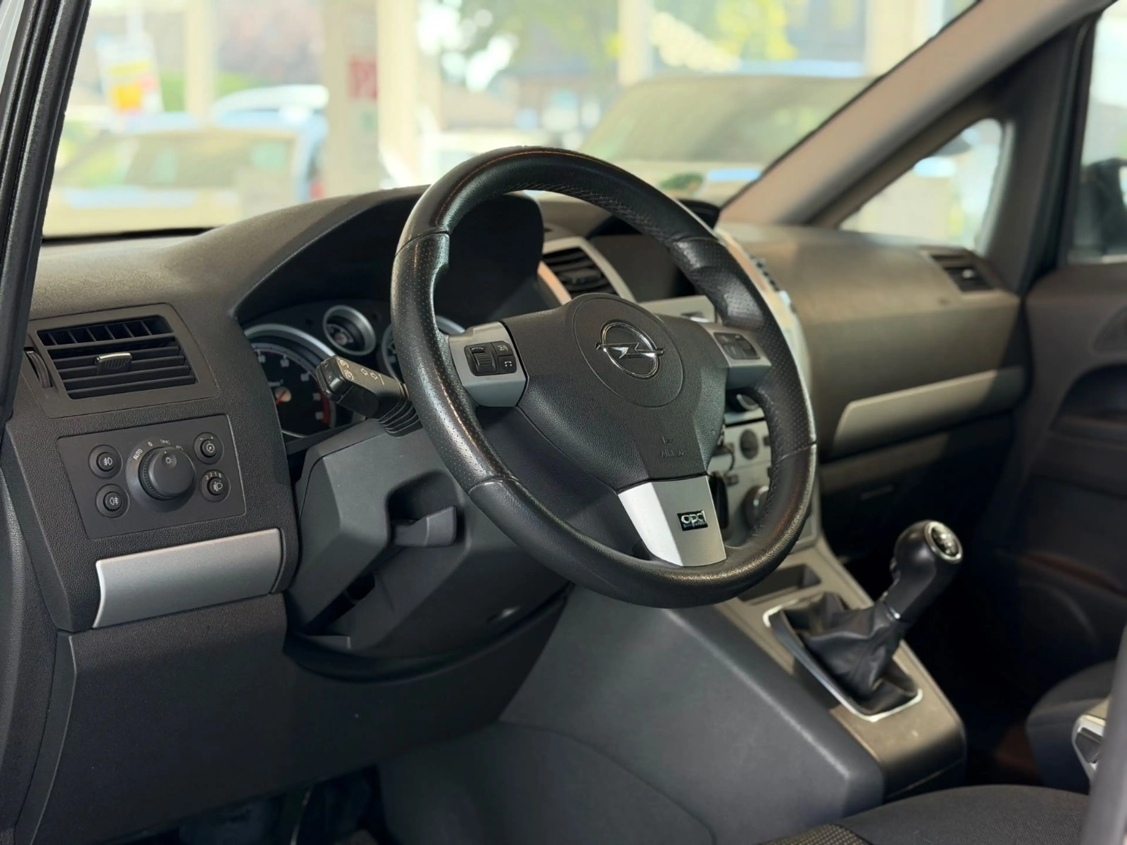 Opel Zafira B Sport*KLIMAAUT.*NAVI*7.SITZ*OPC*200PS* — photo 11
