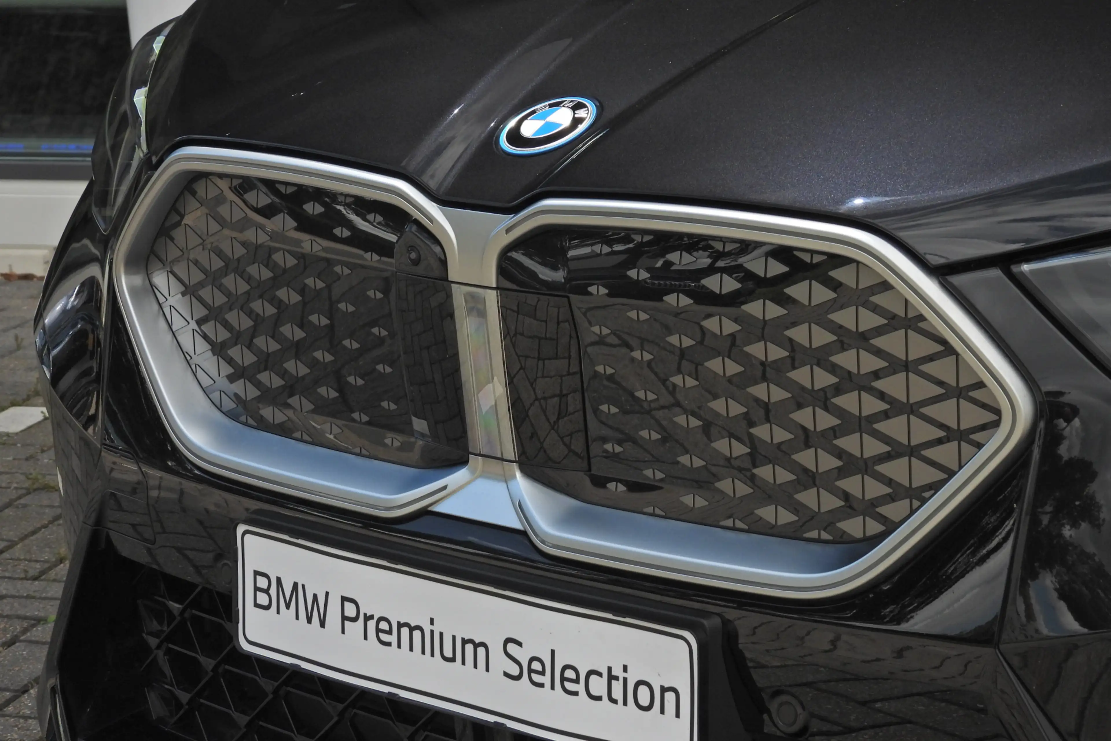 BMW iX2 xDrive30 M Sport / Comfort Access / Sportstoelen / — photo 4