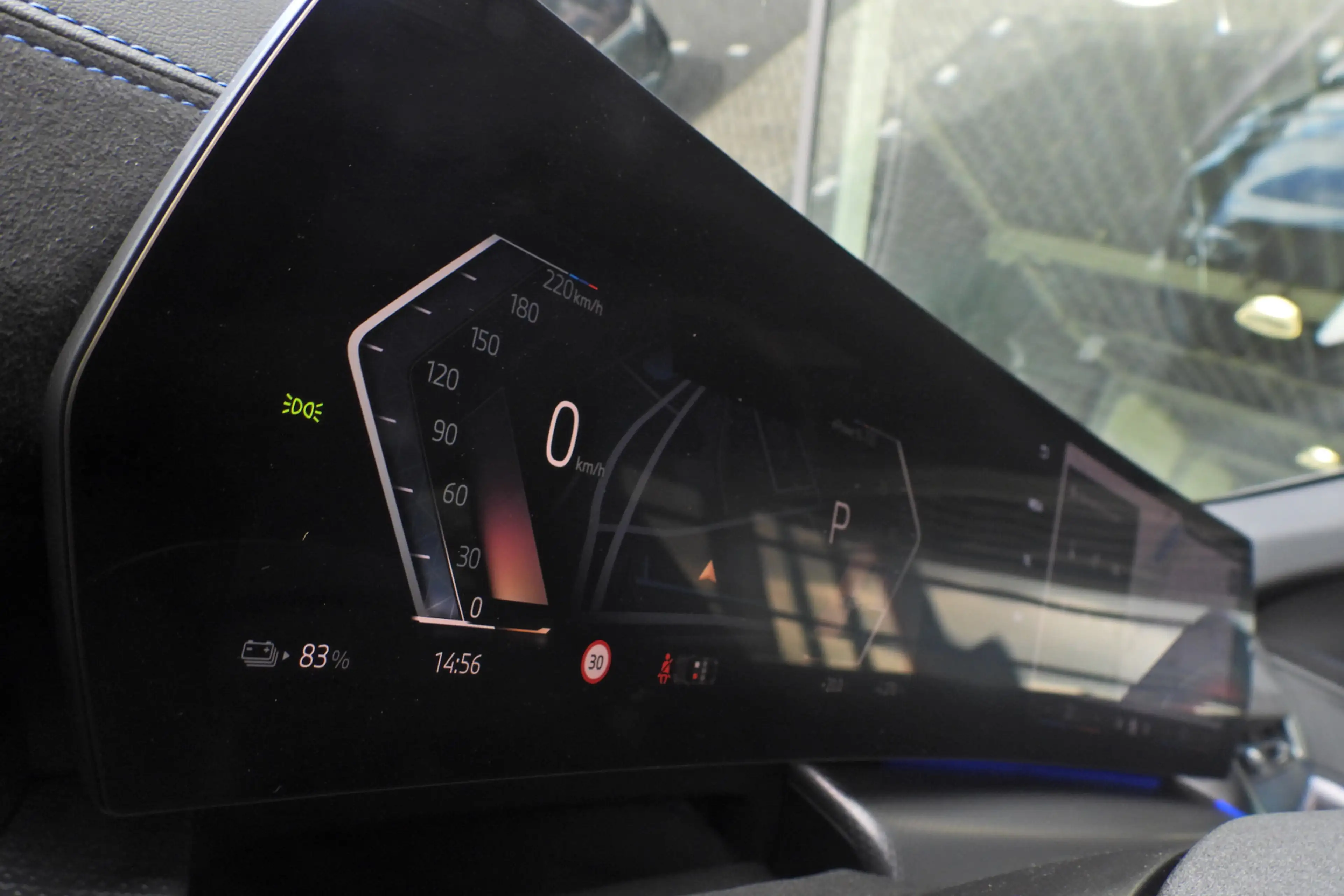 BMW iX2 xDrive30 M Sport / Comfort Access / Sportstoelen / — photo 10