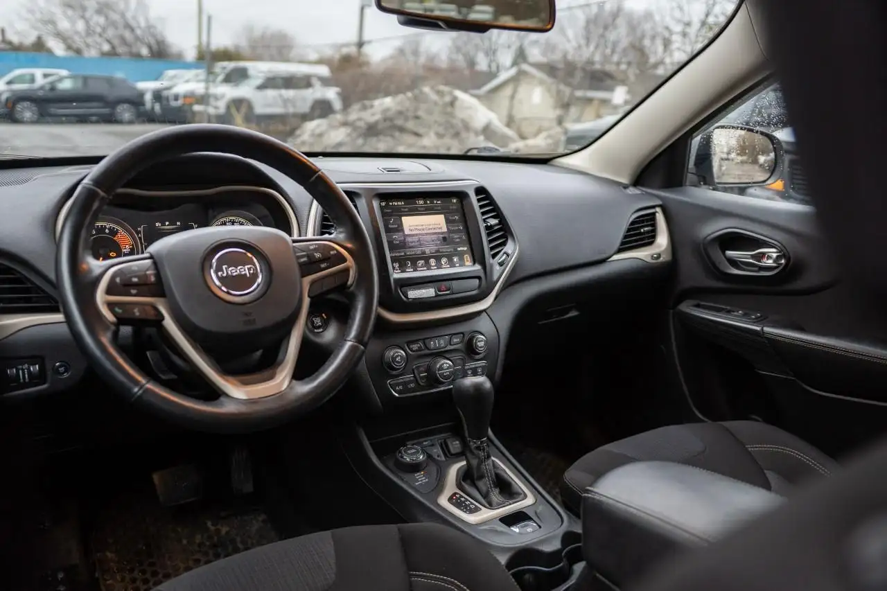 Jeep Cherokee снимка Jeep Cherokee