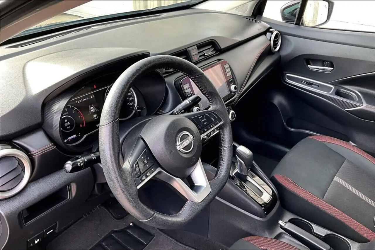 Nissan Versa снимка Nissan Versa