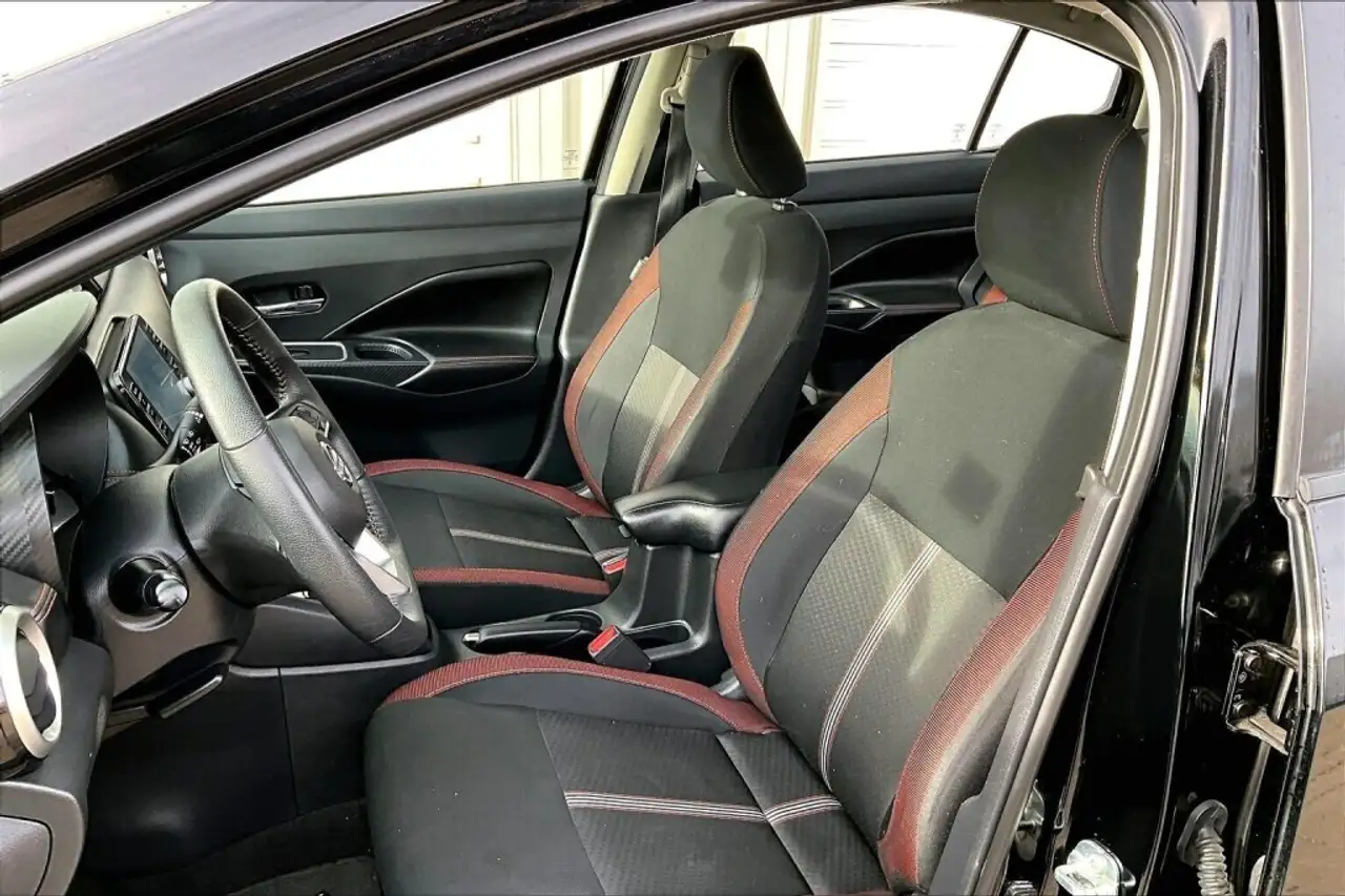 Nissan Versa снимка Nissan Versa