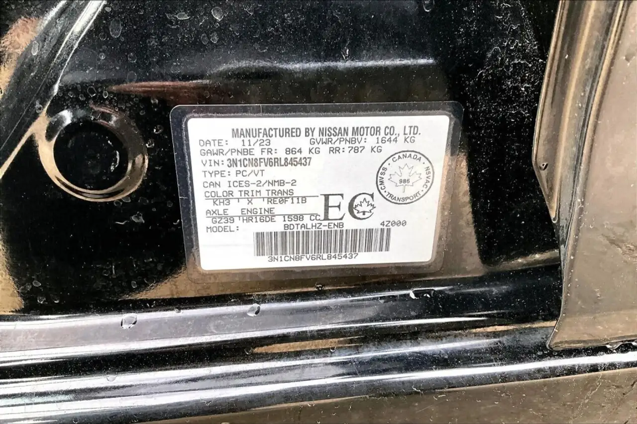 Nissan Versa снимка Nissan Versa