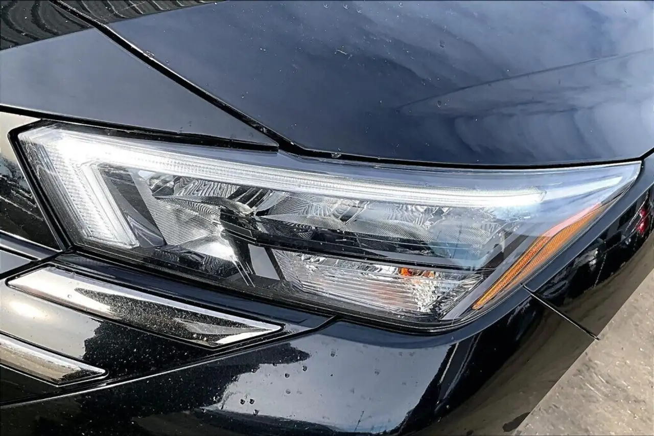 Nissan Versa снимка Nissan Versa