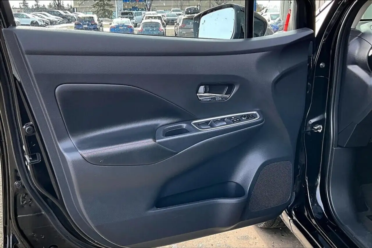 Nissan Versa снимка Nissan Versa