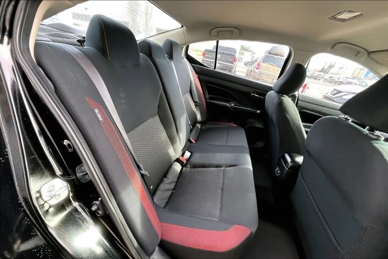 Nissan Versa снимка Nissan Versa