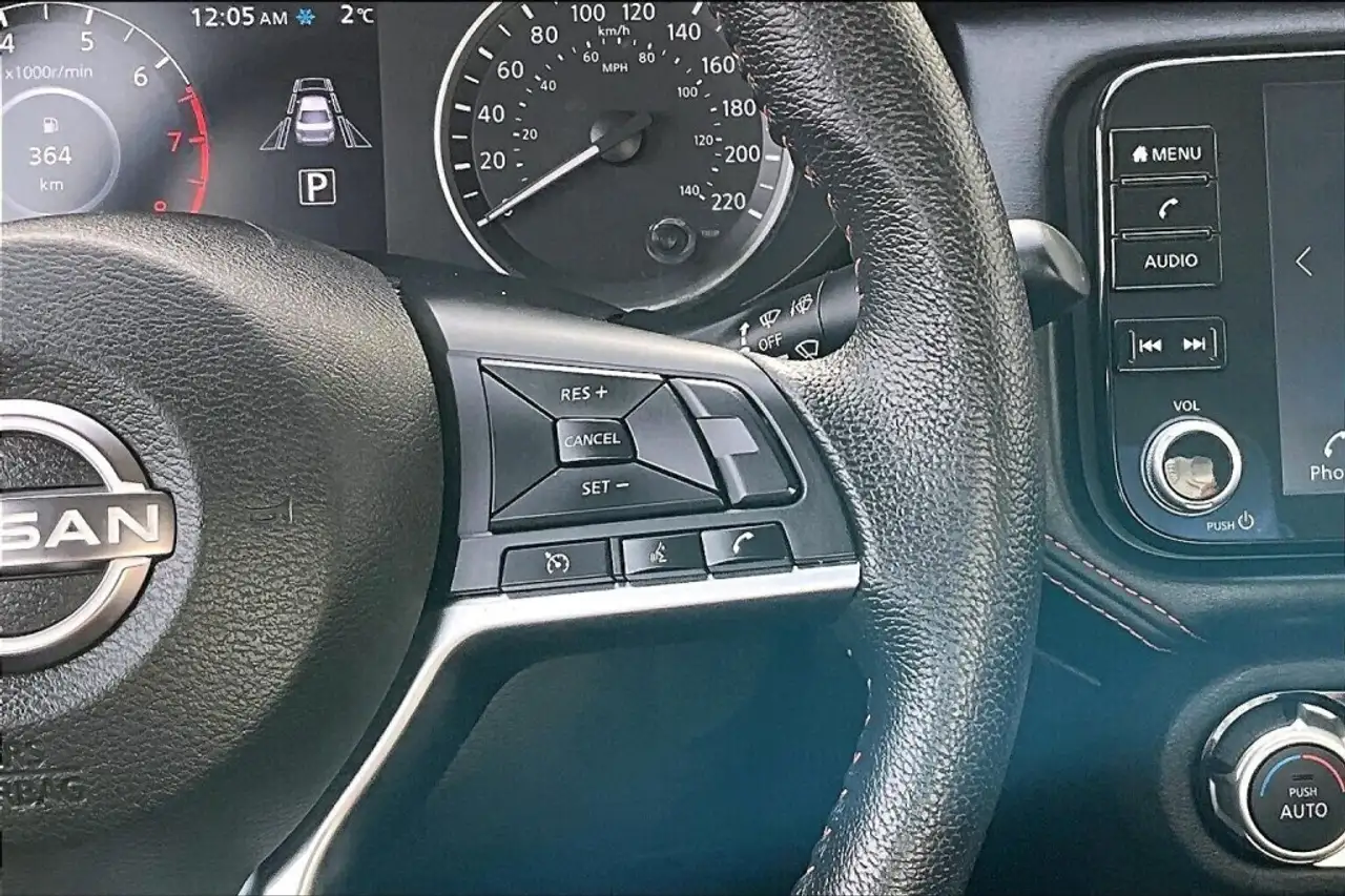 Nissan Versa снимка Nissan Versa