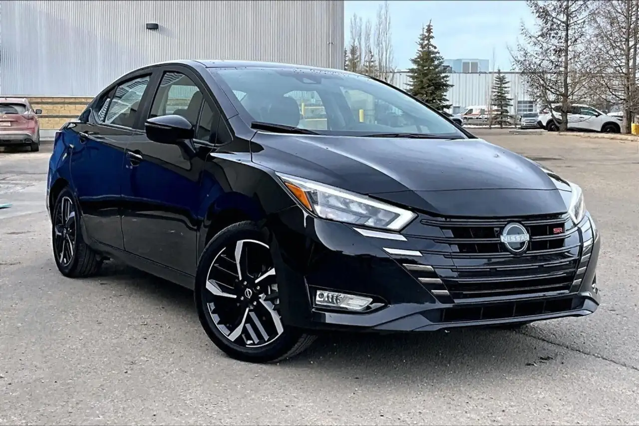 Nissan Versa снимка Nissan Versa
