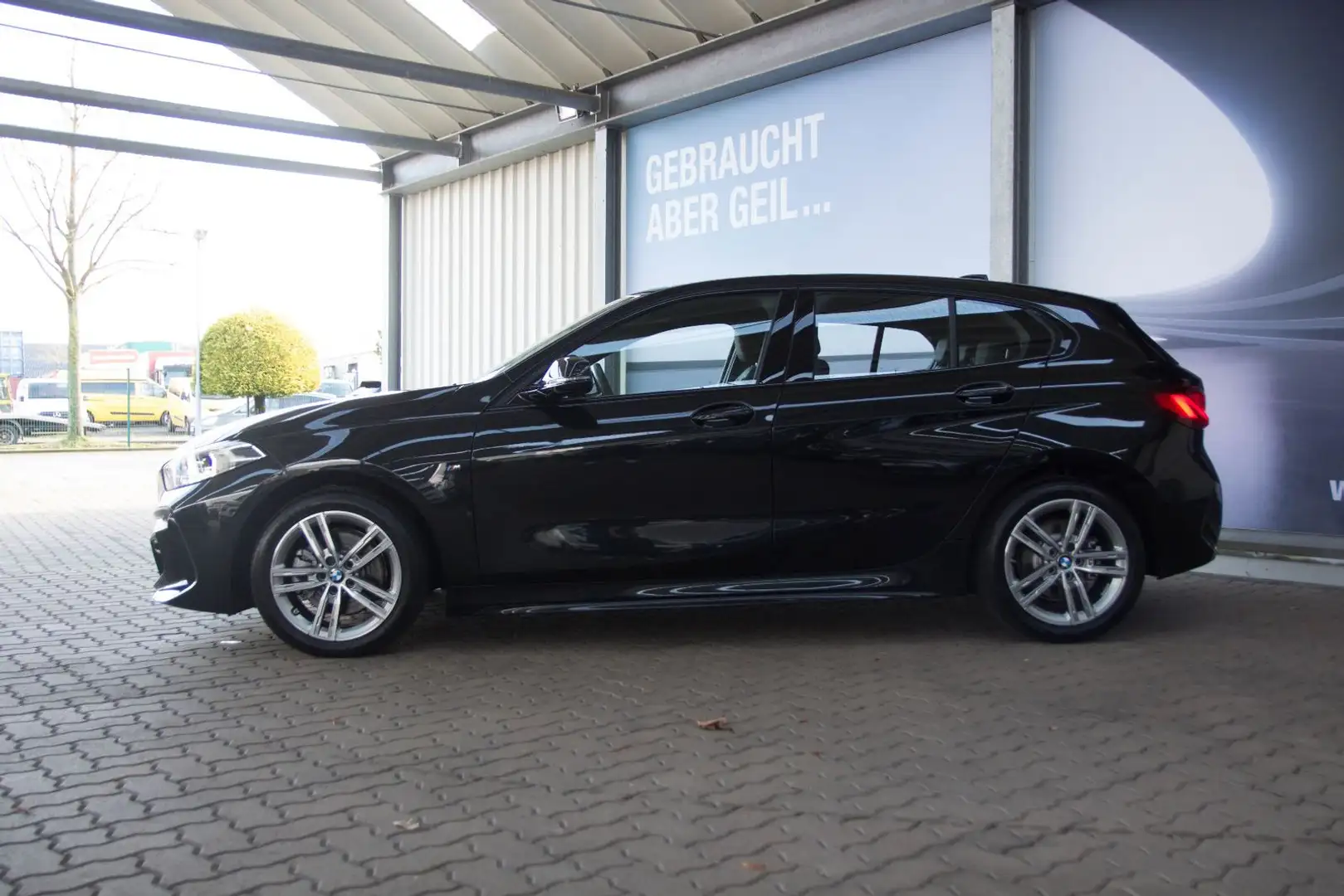 BMW 118 I M-SPORT LED/VIRTUAL/NAVI Schwarz - 2