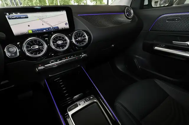 Mercedes-Benz Gla view 10