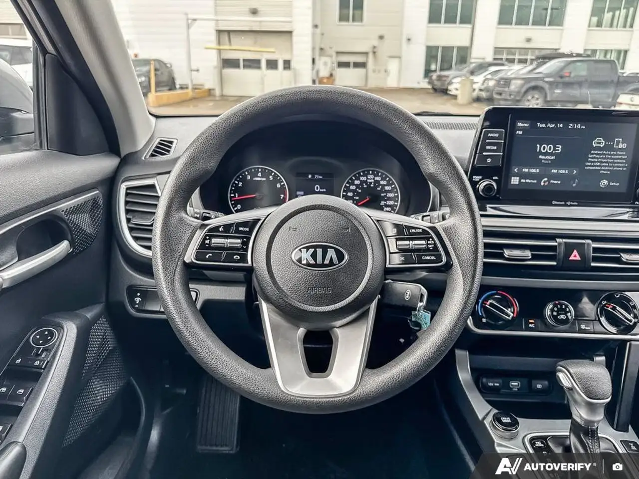 Kia Seltos снимка Kia Seltos