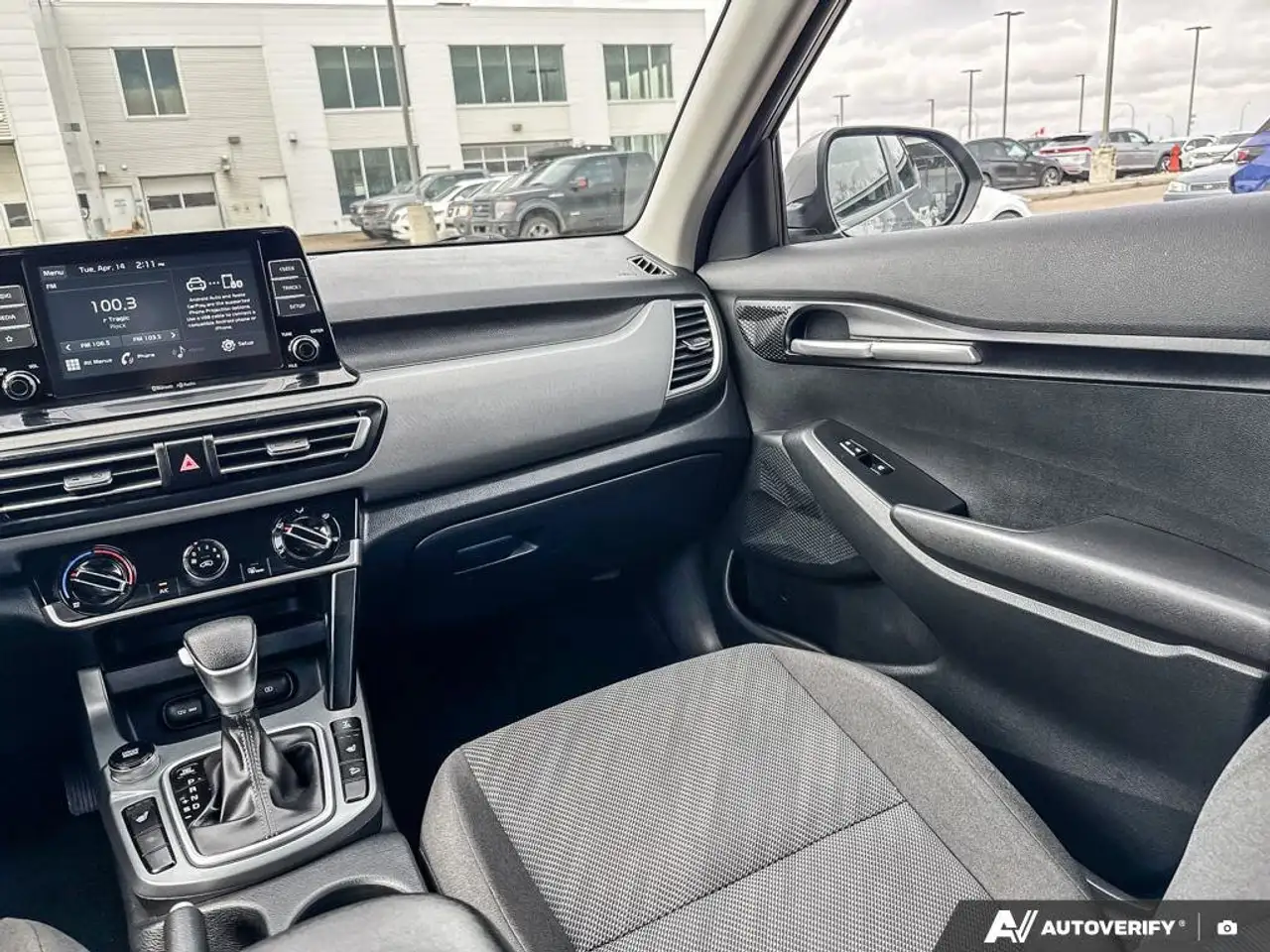 Kia Seltos снимка Kia Seltos
