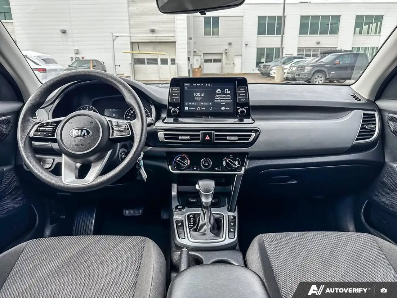 Kia Seltos снимка Kia Seltos