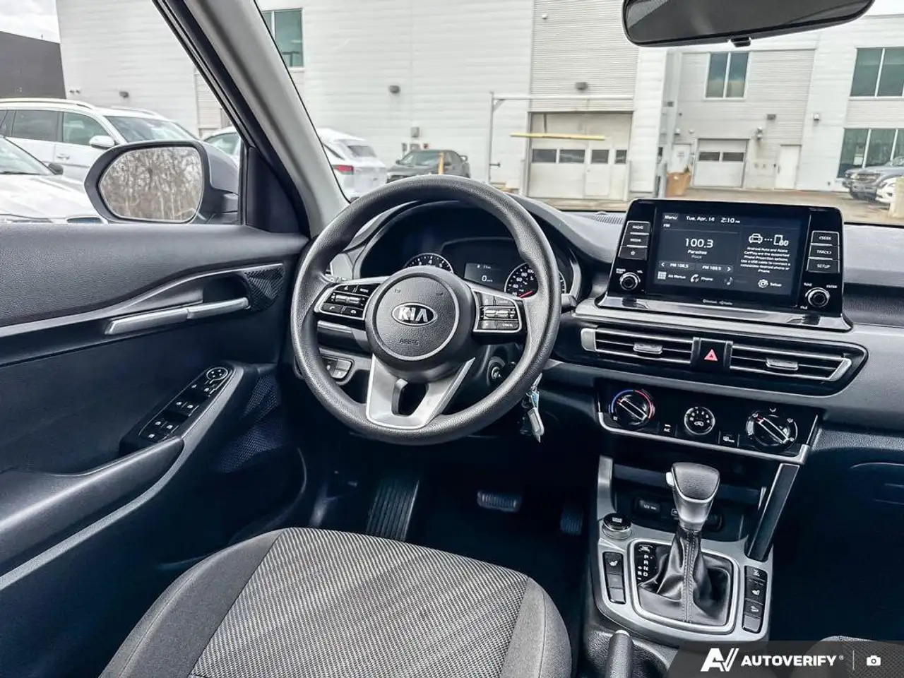 Kia Seltos снимка Kia Seltos