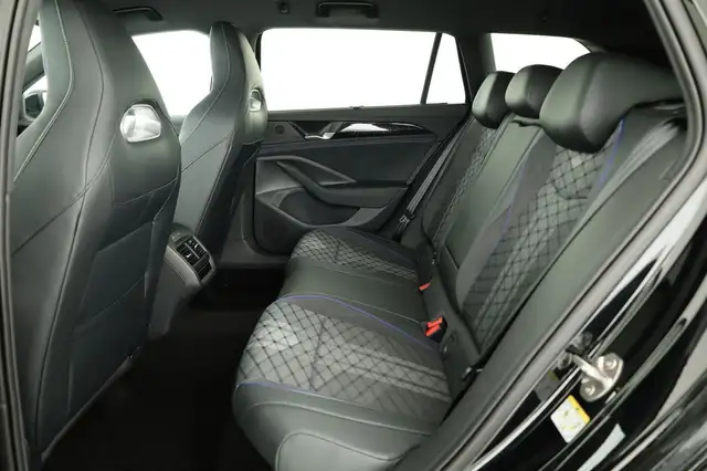 Volkswagen Passat Variant 2.0 TDI 142 kW 4Motion R-Line DSG 4M Black, AHK... Ansicht 10