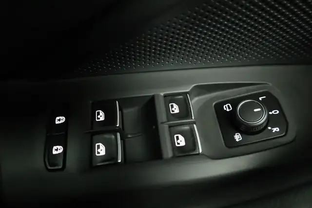 Volkswagen Passat Variant 2.0 TDI 142 kW 4Motion R-Line DSG 4M Black, AHK... Ansicht 7