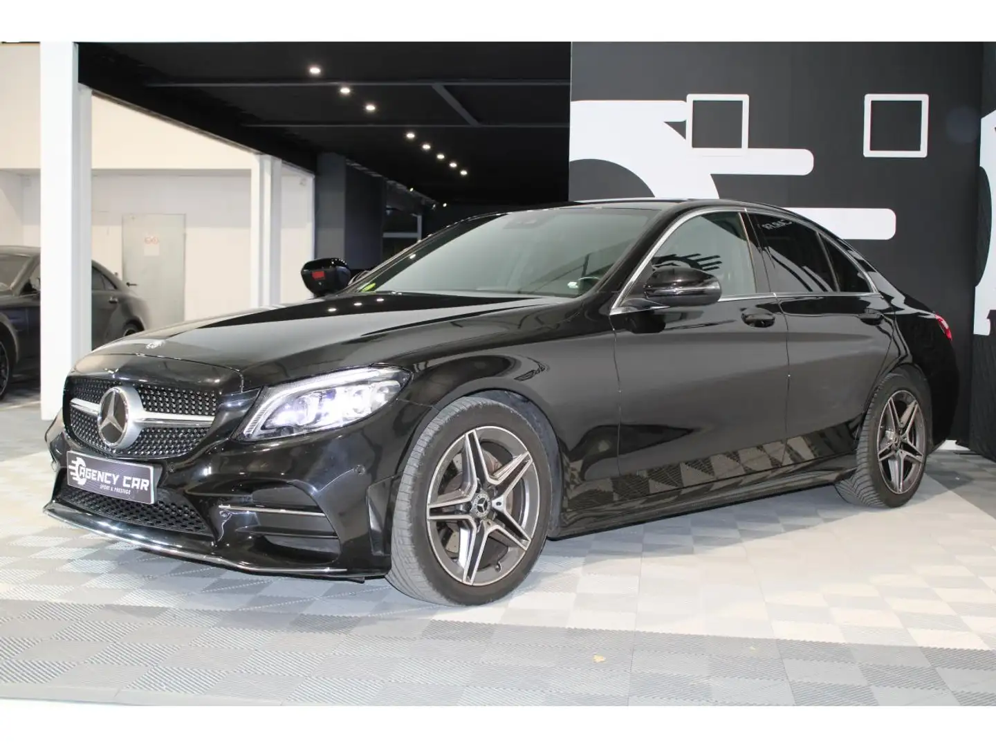 Mercedes-Benz C 180 180 d BERLINE - 205 AMG Line - Suivi Mercedes. Noir - 2