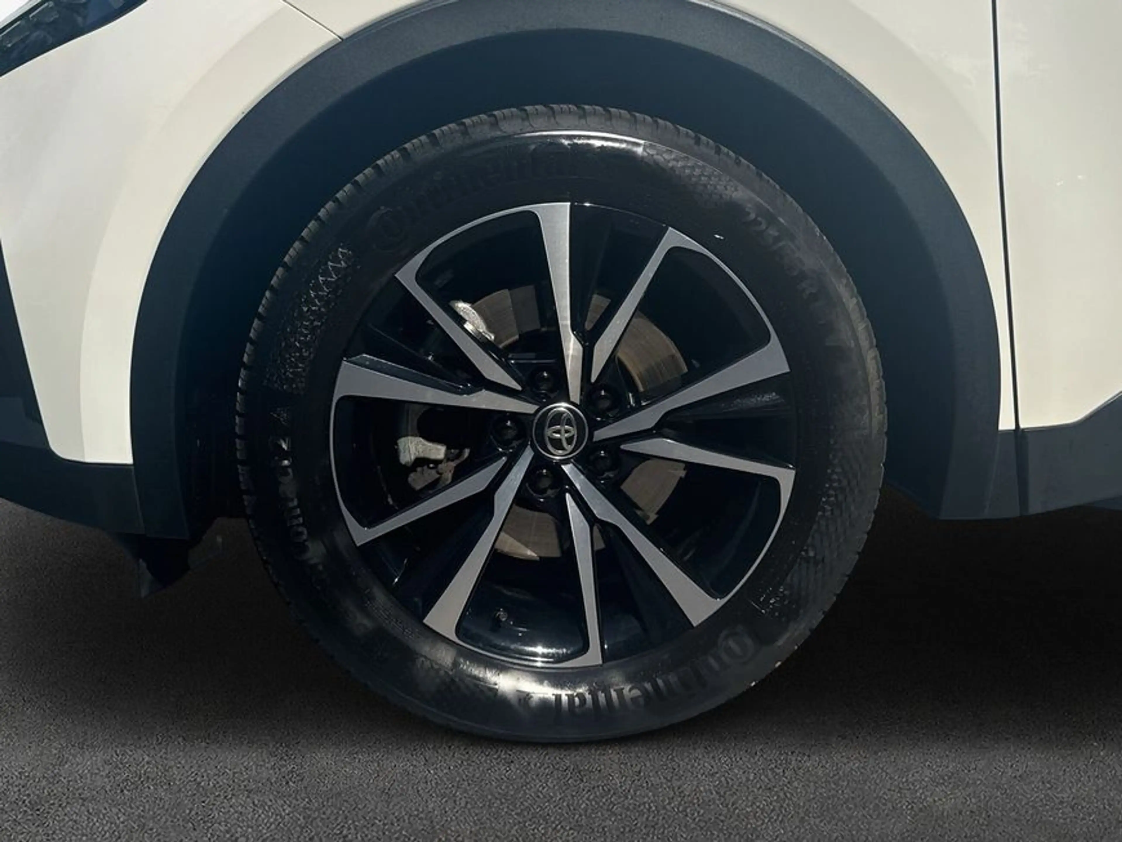 Toyota C-HR 2.0 Plug-in Team Deutschland Technik-Paket — photo 7