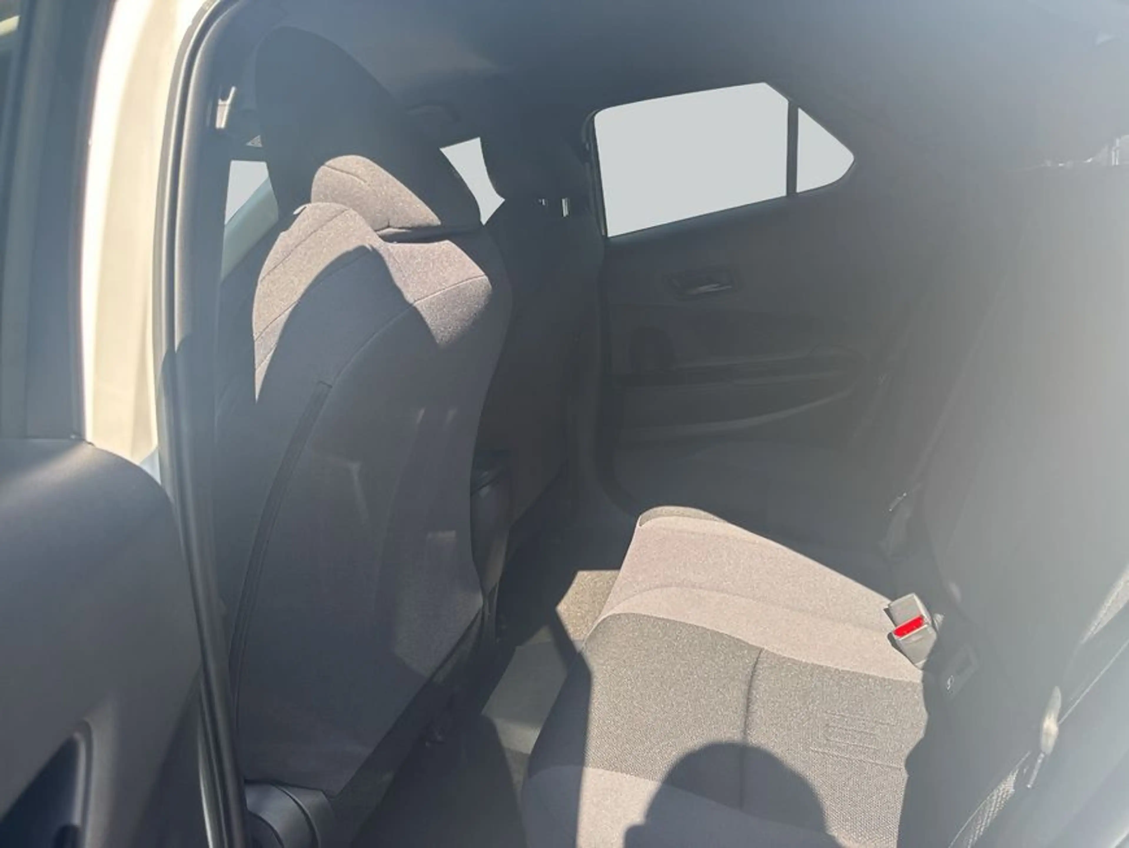 Toyota C-HR 2.0 Plug-in Team Deutschland Technik-Paket — photo 11