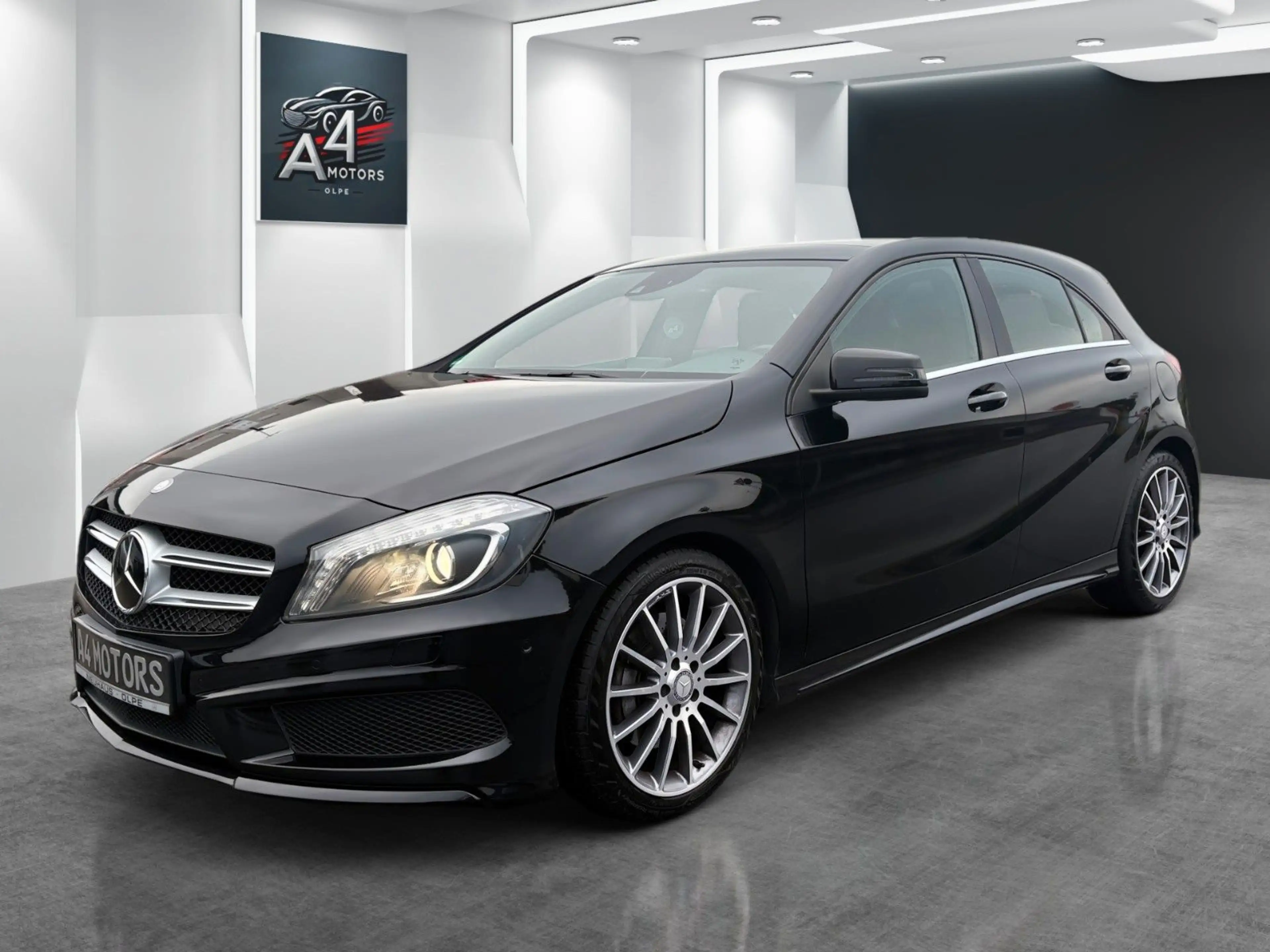 Mercedes-Benz A 220 AMG*PANO*KAM*NAVI*SHZ*ACC*LEDER*8x ALU AMG