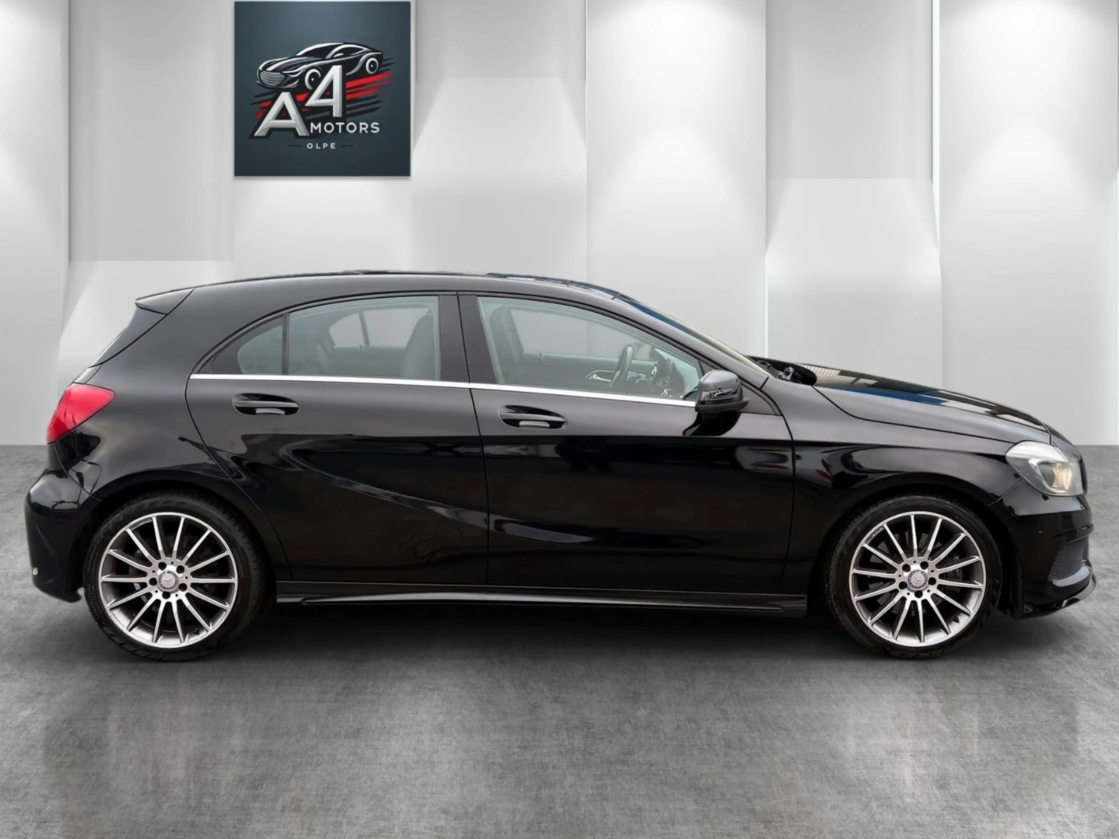 Mercedes-Benz A 220 AMG*PANO*KAM*NAVI*SHZ*ACC*LEDER*8x ALU AMG — photo 4