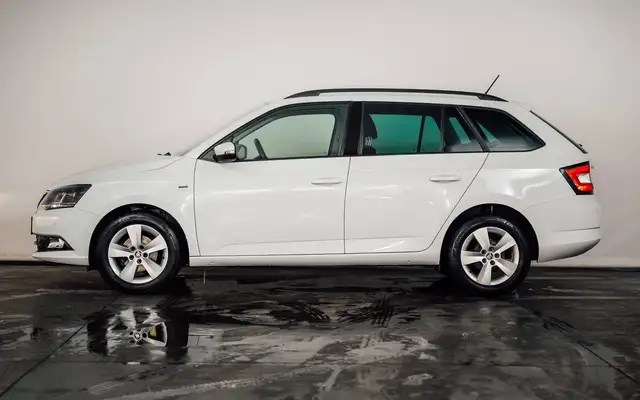 Skoda Fabia view 2