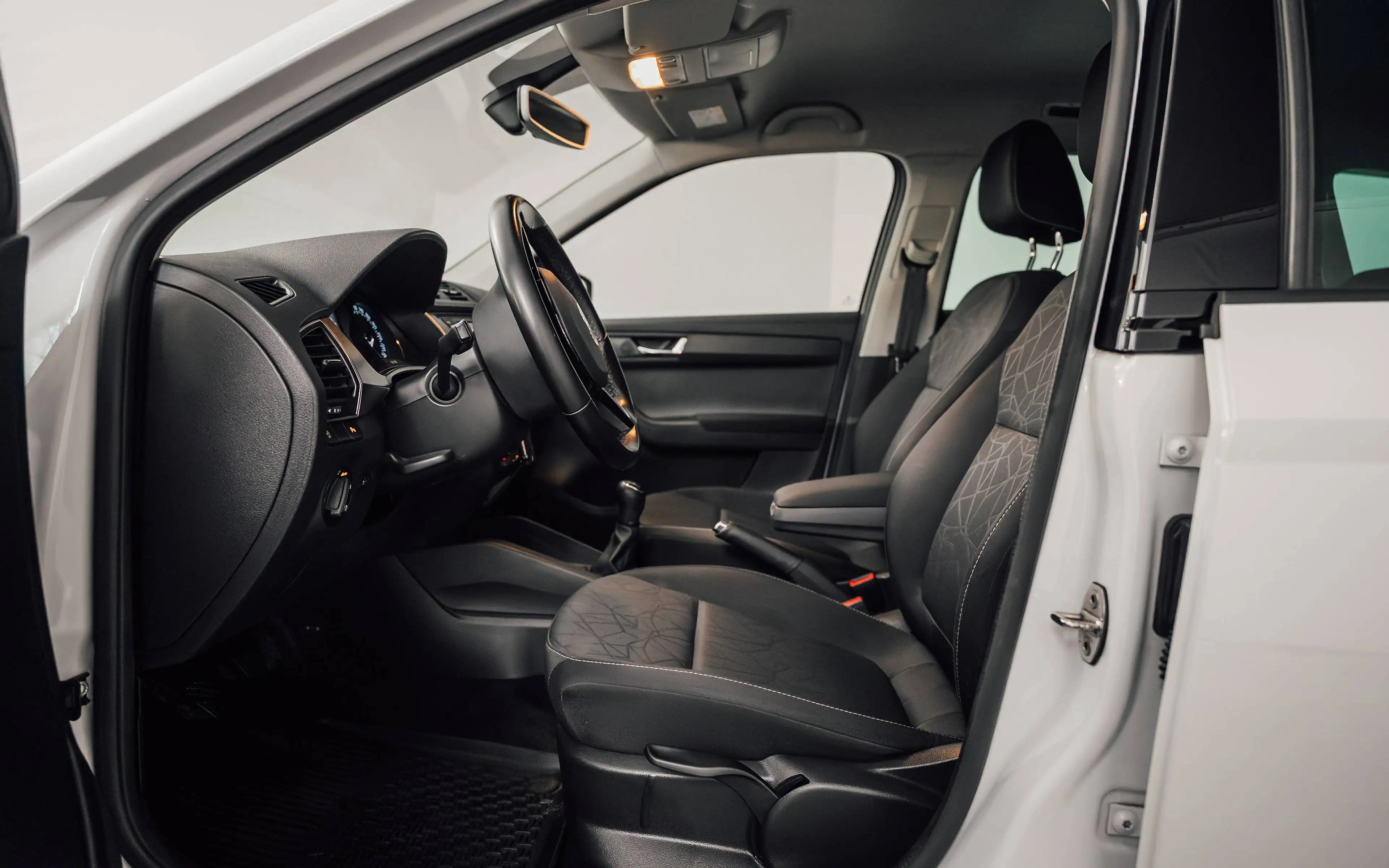 Skoda Fabia Fabia SW 1.0 TSI Ambition — photo 9