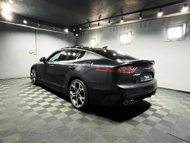 Kia Stinger view 3