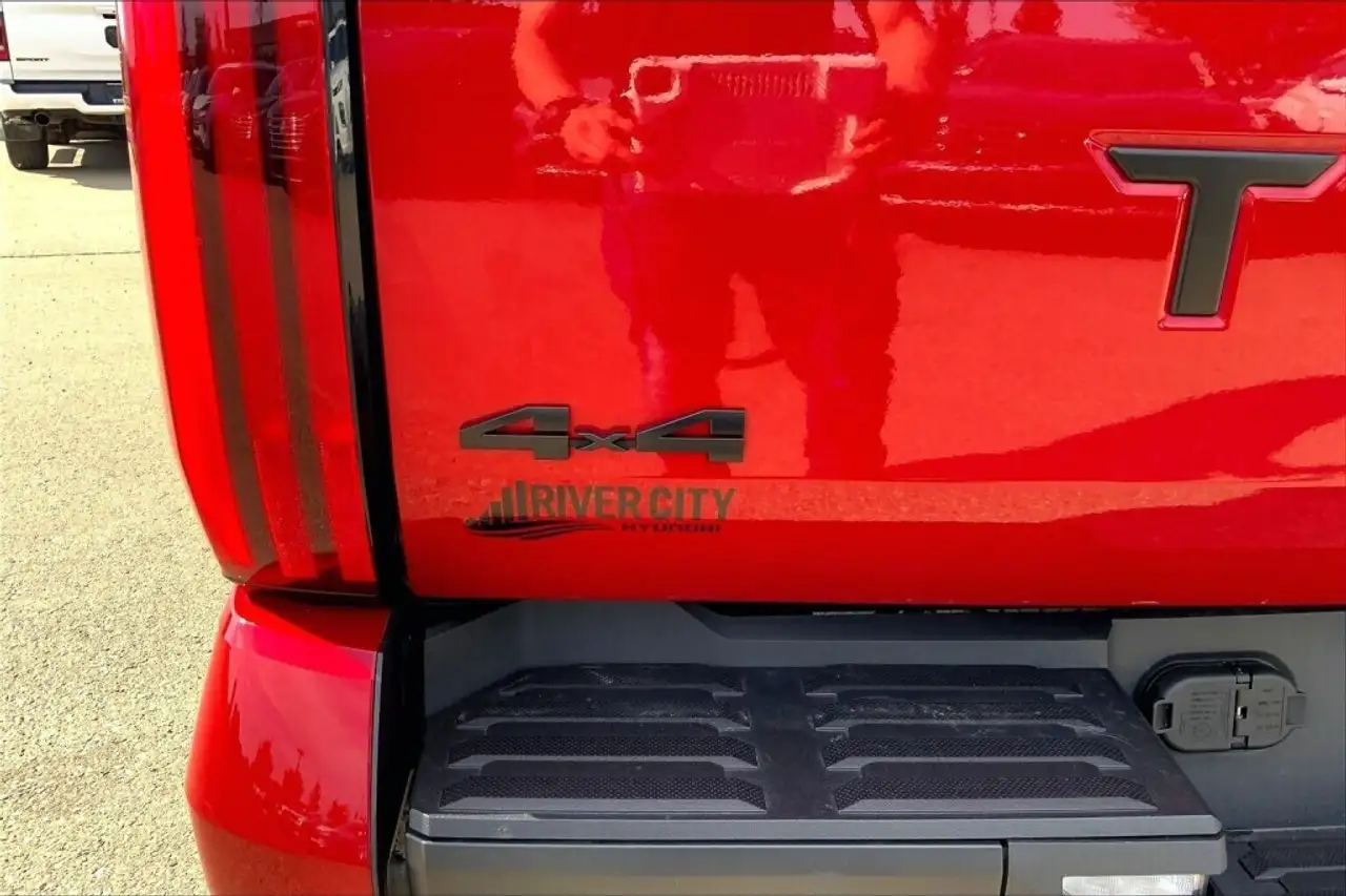 Toyota Tundra снимка Toyota Tundra