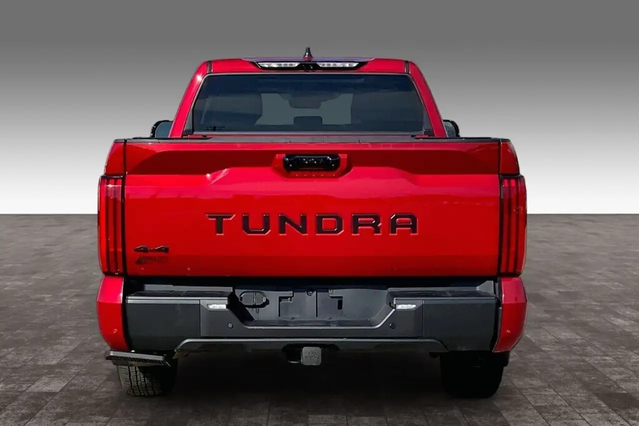 Toyota Tundra снимка Toyota Tundra
