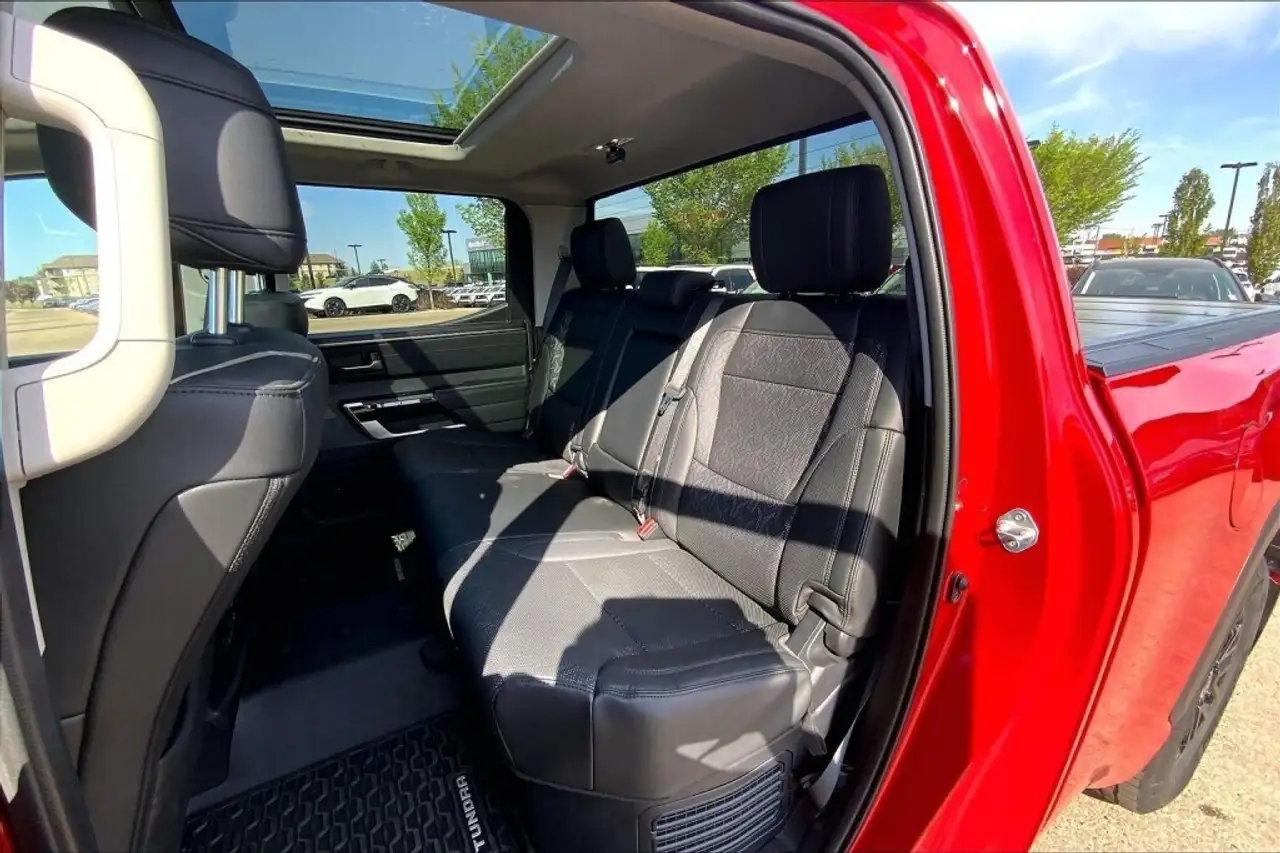 Toyota Tundra снимка Toyota Tundra