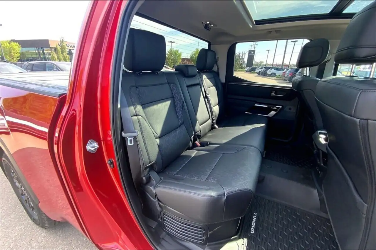 Toyota Tundra снимка Toyota Tundra