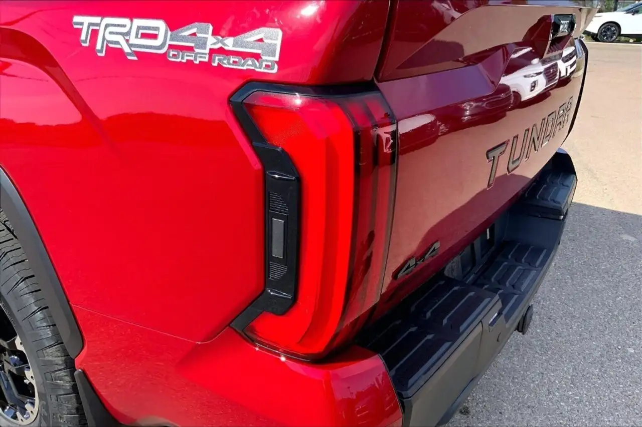 Toyota Tundra снимка Toyota Tundra